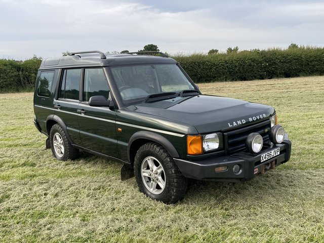 Discovery 2 V8 Land Rover in green