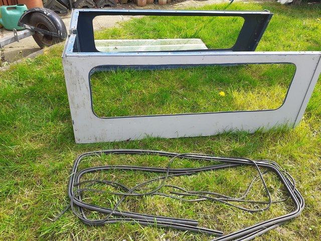 Used Landrover defender side windows.