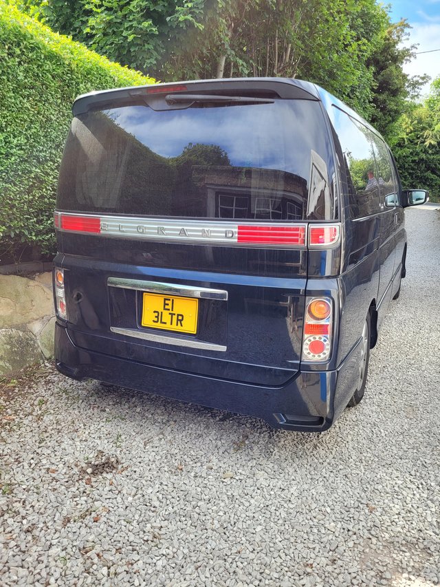 Nissan elgrand sports wagon 8 seater 3.5 petrol