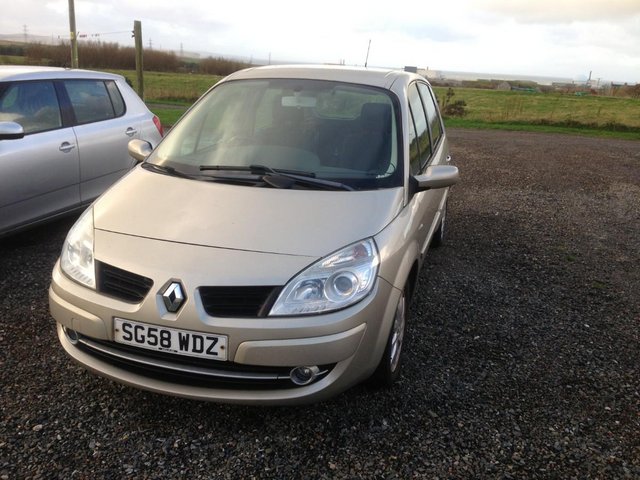 RENAULT SCENIC 1,6 P VGC DRIVES SUPERB.