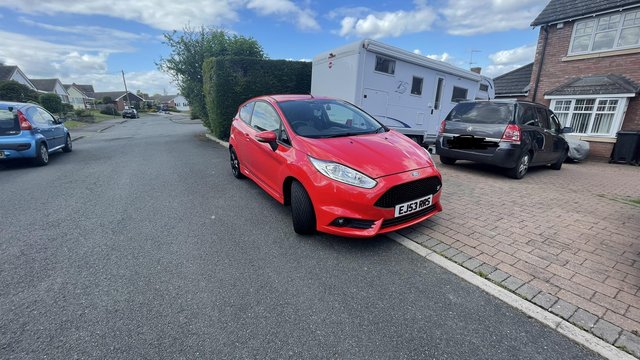 Ford Fiesta Zetec S red edition
