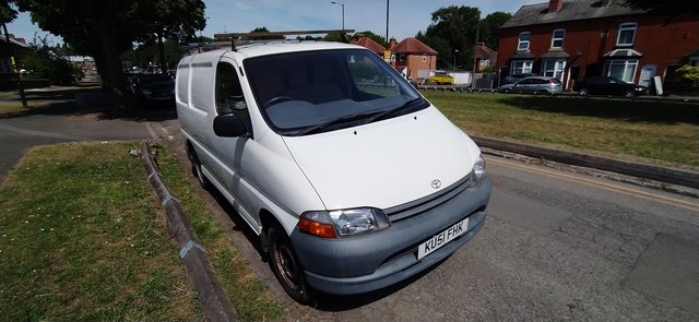 Toyota Hiace powervan GS short wheel base