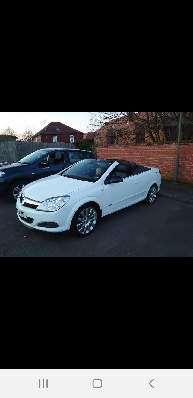 10 plate Vauxhall Astra convertible