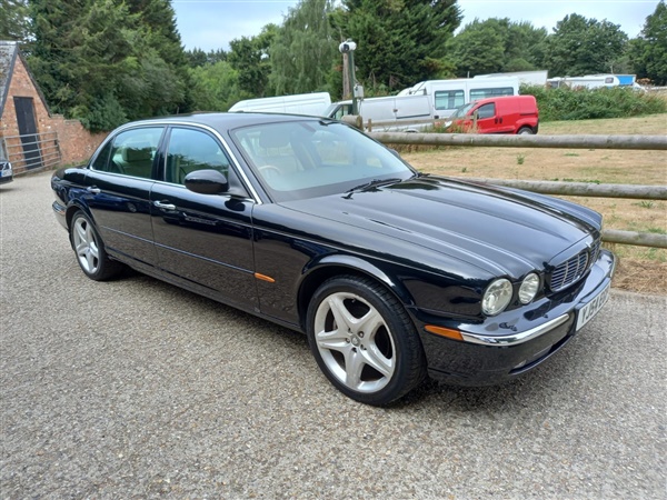 Jaguar XJ Series  JAGUAR XJ8 4.2 V8 SOVEREIGN LWB **JUST