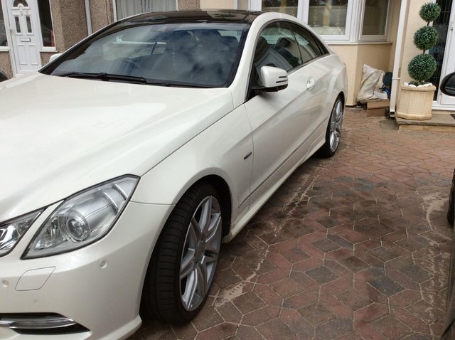 MERCEDES sport E350 CDI AMG style 265bhp, fully loaded