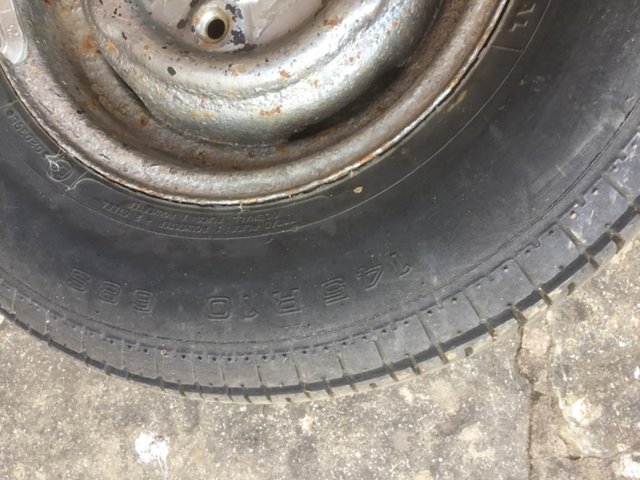 Old type 4stid mini wheel and tyre.Needs a good clean up.