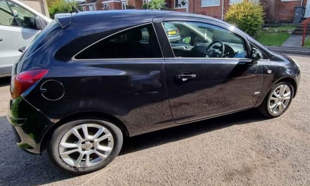 Vauxhall Corsa 1.2 sxi black 3 door