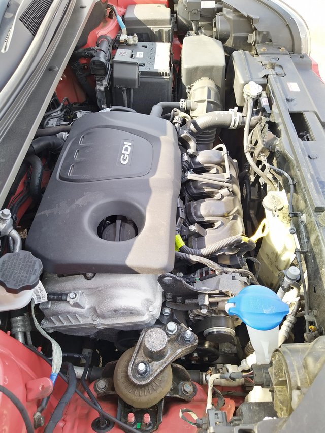 Kia soul 1.6 petrol manual transmission in red and black