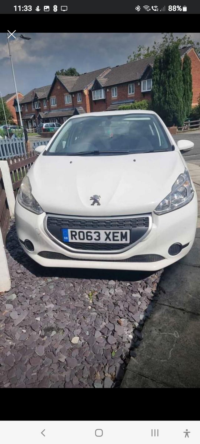 Peugeot 208 for sale, in good clean condition and low milage