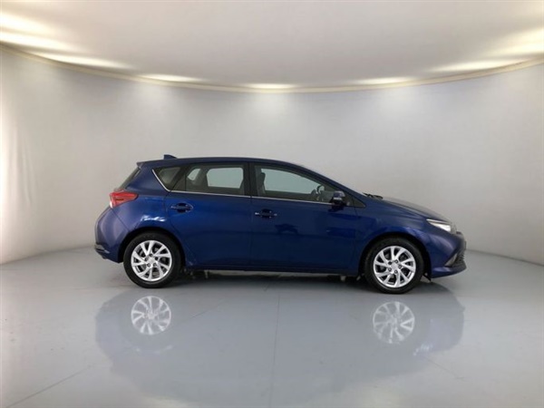 Toyota Auris 1.2T Business Edition 5dr