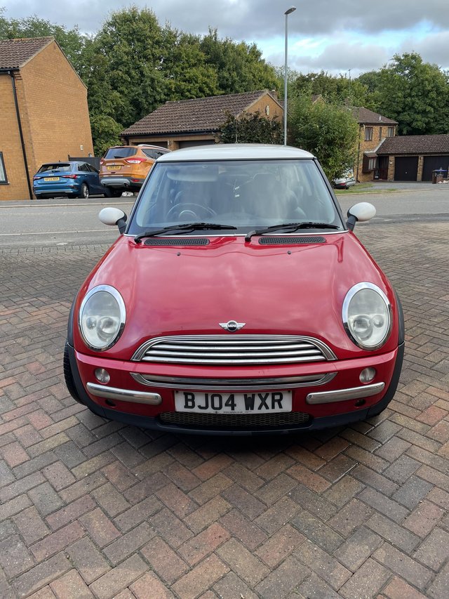 Mini Cooper 1.6 petrol 12 months MOT