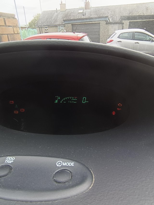 Toyota Yaris blue  low millage