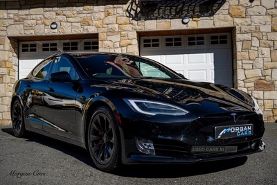 Tesla Model S HATCHBACK
