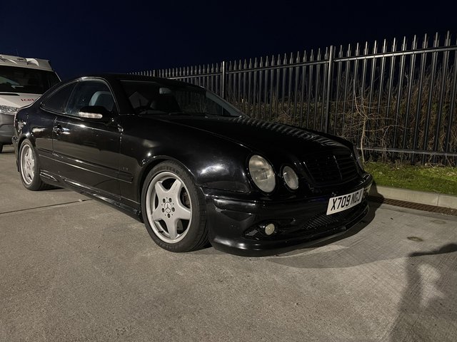  Mercedes Benz CLK 430 V8.