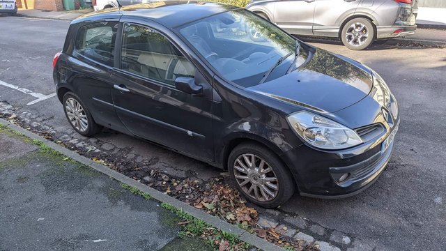 Renault Clio Diesel Little MOT Good For Spares or project