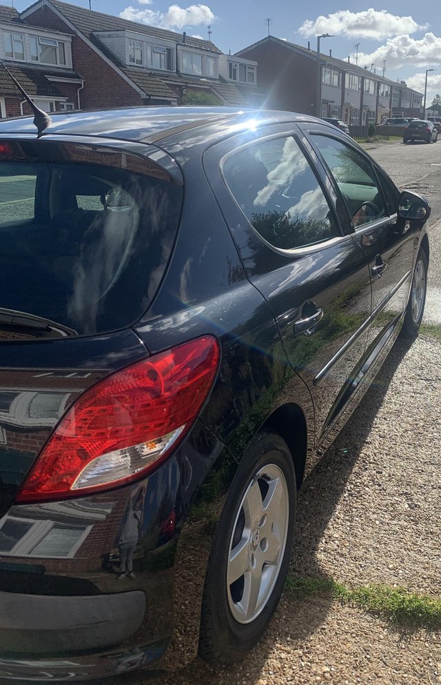  Peugeot 207 envy black 12 mth mot