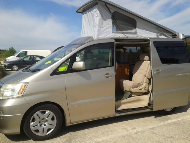 Toyota Alphard camper/day van.