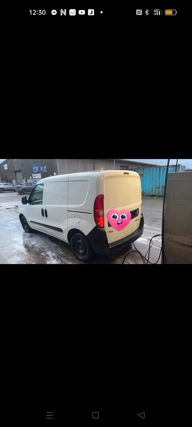 Fiat doblo white 5 door. Very clean van