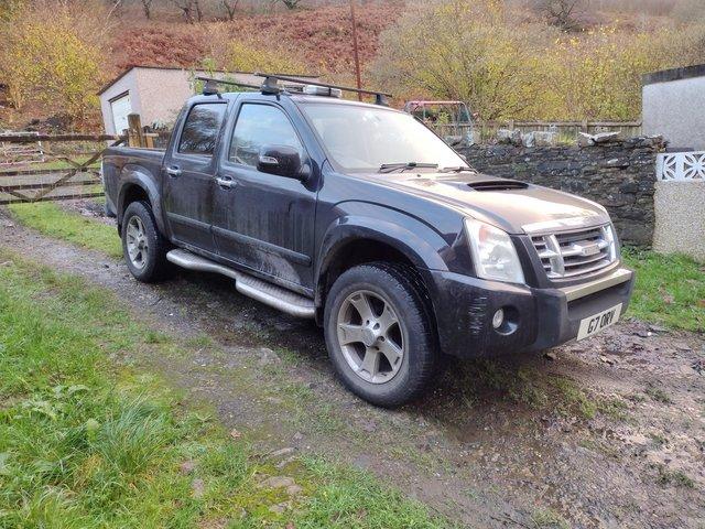  Isuzu rodeo pickup 4x4 2.5 manual Dmax le