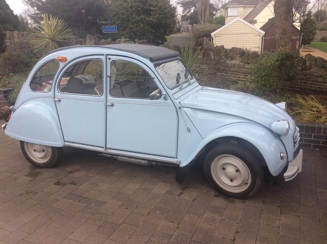 Citroen 2CV in mint condition