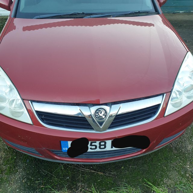 Vauxhall Vectra 1.8 petrol  manuel hatchback met red