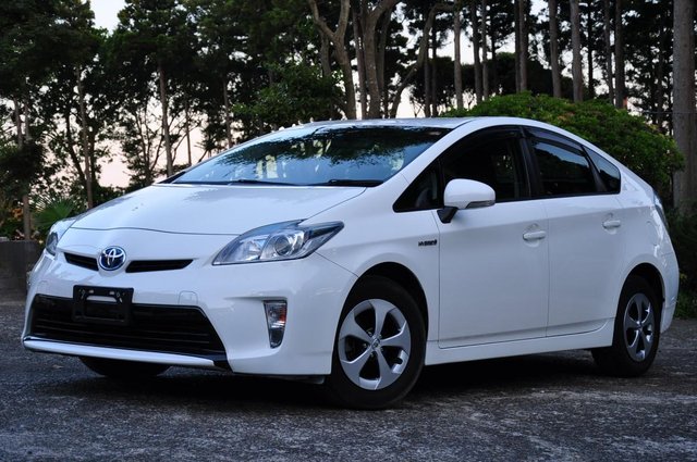 3 Toyota Prius for sale direct from Japan