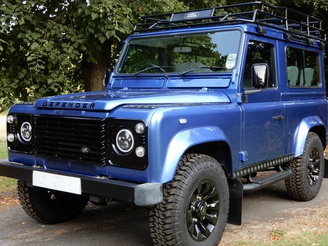 LAND ROVER DEFENDER 90 FACTORY COUNTY STATION WAGON
