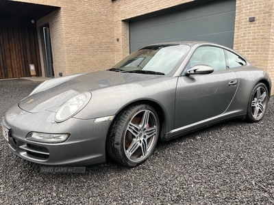 Porsche ] CARRERA 4 COUPE