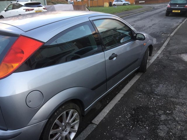 Silver Ford Focus  plate 1.6