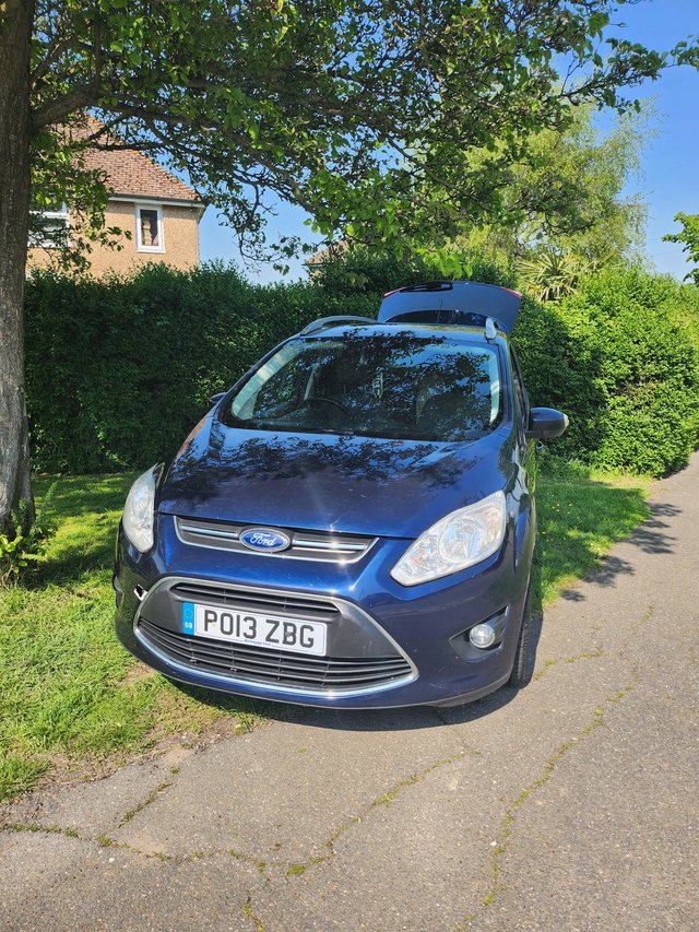 Blue Grand Ford C Max, 7 seats
