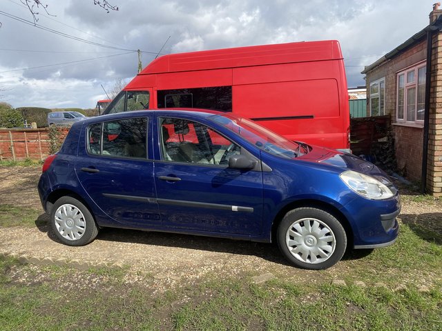  Renault Clio 5door 1.2litre Petrol Manual