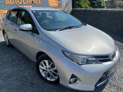 Toyota Auris HATCHBACK