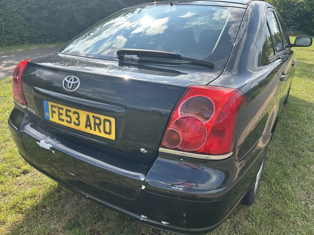 Automatic Toyota Avensis very strong old rugged car