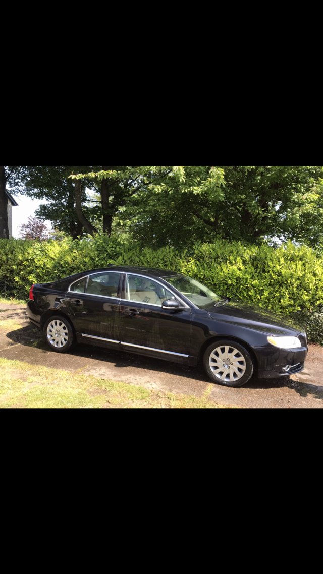 Volvo S80 black beautiful big family car safe and reliable