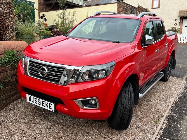 Navara Tekna 4x4 Auto, Sunroof, CarPlay, ULEZ compliant