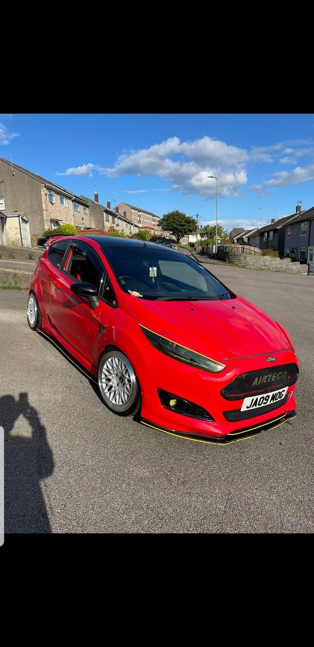 Ford fiesta  zetec s red edition
