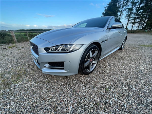 Jaguar XE D R-SPORT 4-Door