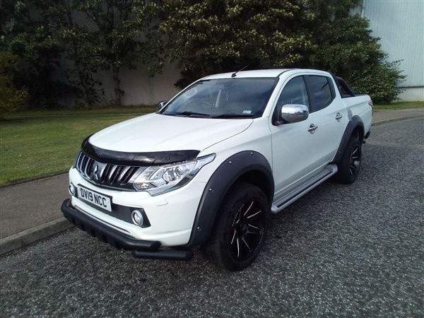 Mitsubishi L DI-D DC Barbarian 4WD AUTO