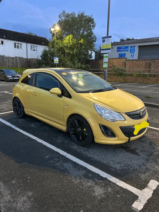 Stunning vauxhall corsa 1.2 in limited edition yellow