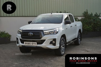 Toyota Hilux 2.4 INVINCIBLE X 4WD D-4D DCB 148 BHP REVERSE