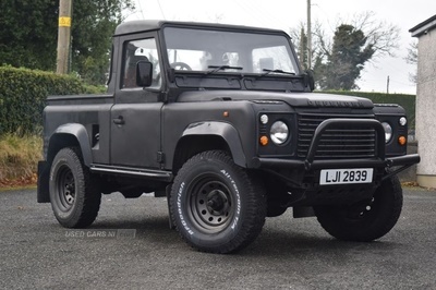 Land Rover Defender 2.5 4CYL REG 3d MOTed until May 