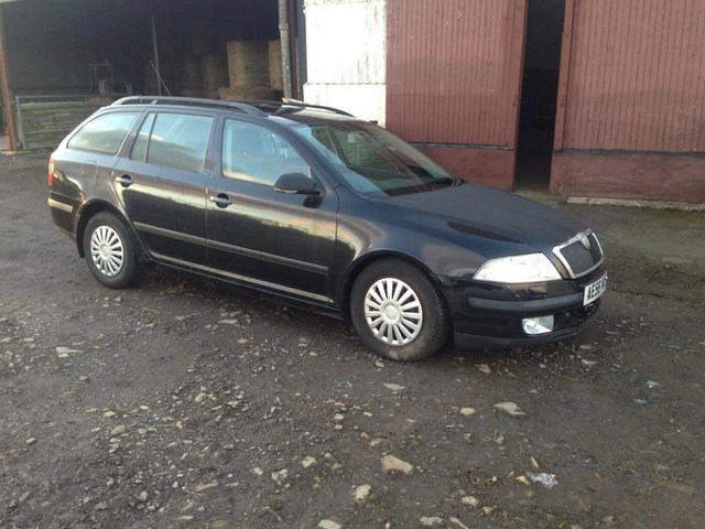 SKODA OCTAVIA EST  IN VGC VERY CHEAP DELIVERY AVAILABLE.