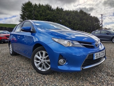 Toyota Auris HATCHBACK