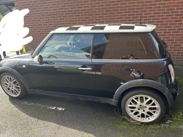 Mini Cooper, perfect condition and drives amazing.
