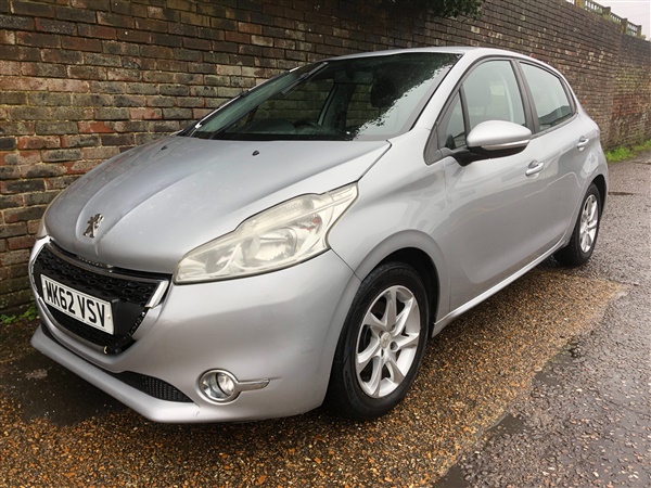 Peugeot 208 ACTIVE 5-Door