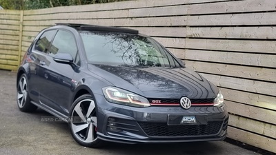 Volkswagen Golf HATCHBACK