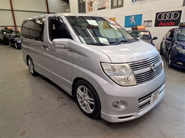 Nissan Elgrand 3.5 PETROL