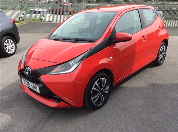 Toyota Aygo 1.0 VVT-i X-Play 5dr