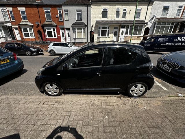 Toyota aygo  black 5dr