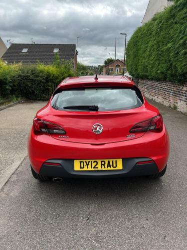  Vauxhall Astra GTC Sport CDTI 2.0l in Red - £ ONO